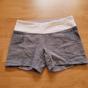 Lululemon shorts with pockets